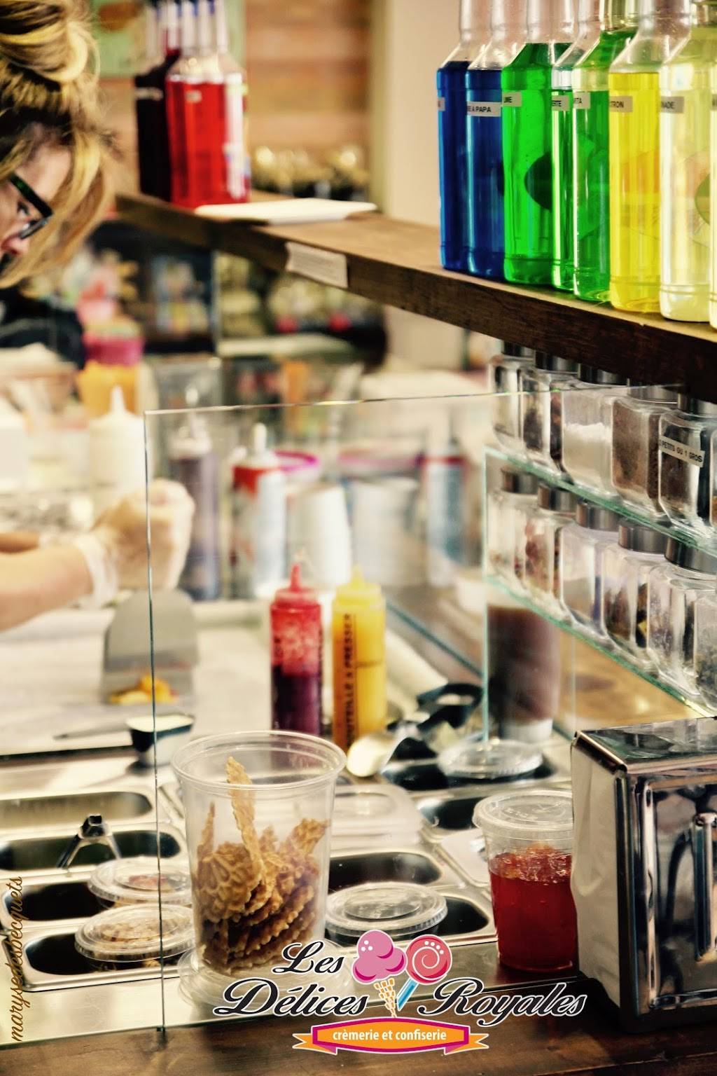 Pizzeria-Crèmerie-Café Les Délices Royales | restaurant | 6395 Ave Royale, LAnge-Gardien, QC G0A 2K0, Canada | 4184061746 OR +1 418-406-1746