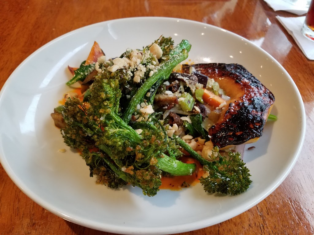 Maine Course | restaurant | 626 Maine St, Quincy, IL 62301, USA | 2172226244 OR +1 217-222-6244