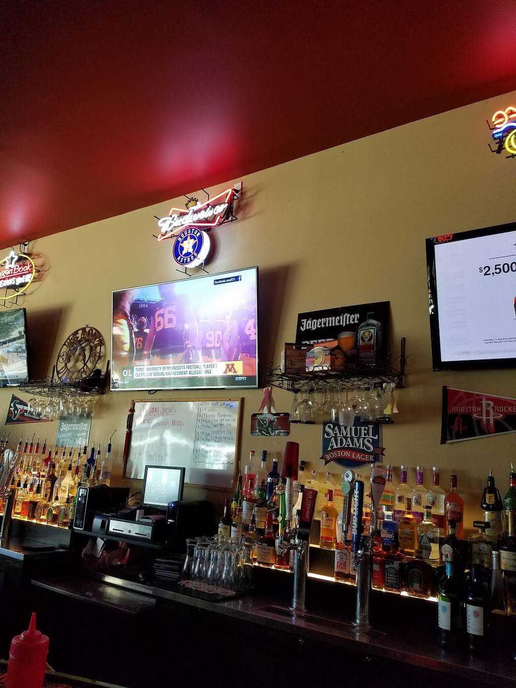 Wings Pizza N Things | restaurant | 11510 Space Center Blvd, Houston, TX 77059, USA | 2819919464 OR +1 281-991-9464