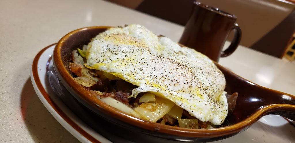 Leos Coney | restaurant | 22373 Eureka Rd, Taylor, MI 48180, USA | 7347207307 OR +1 734-720-7307