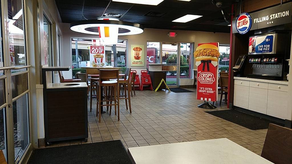 KFC | restaurant | 12570 Southwest Fwy, Stafford, TX 77477, USA | 2812773322 OR +1 281-277-3322