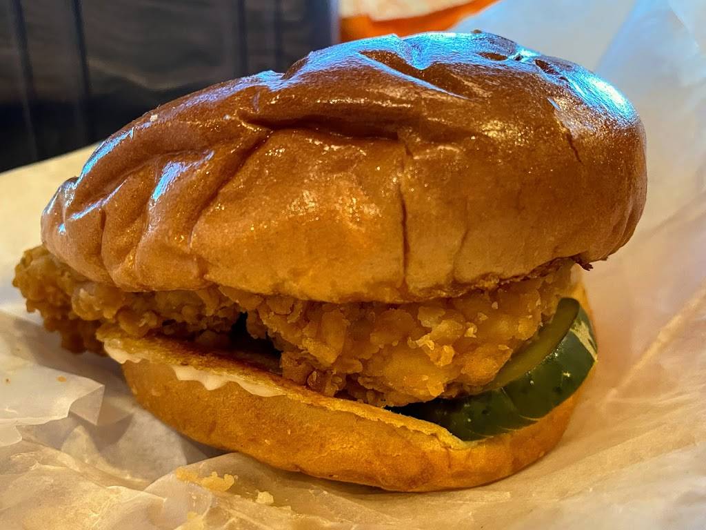 Popeyes Louisiana Kitchen | restaurant | 3814 W River Rd, Tucson, AZ 85741, USA | 5205611325 OR +1 520-561-1325