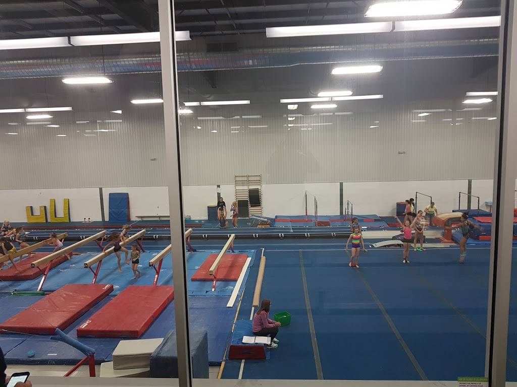 Central Park Athletics | restaurant | 3400 Grand Marais Rd E, Windsor, ON N8W 1W7, Canada | 5199448000 OR +1 519-944-8000