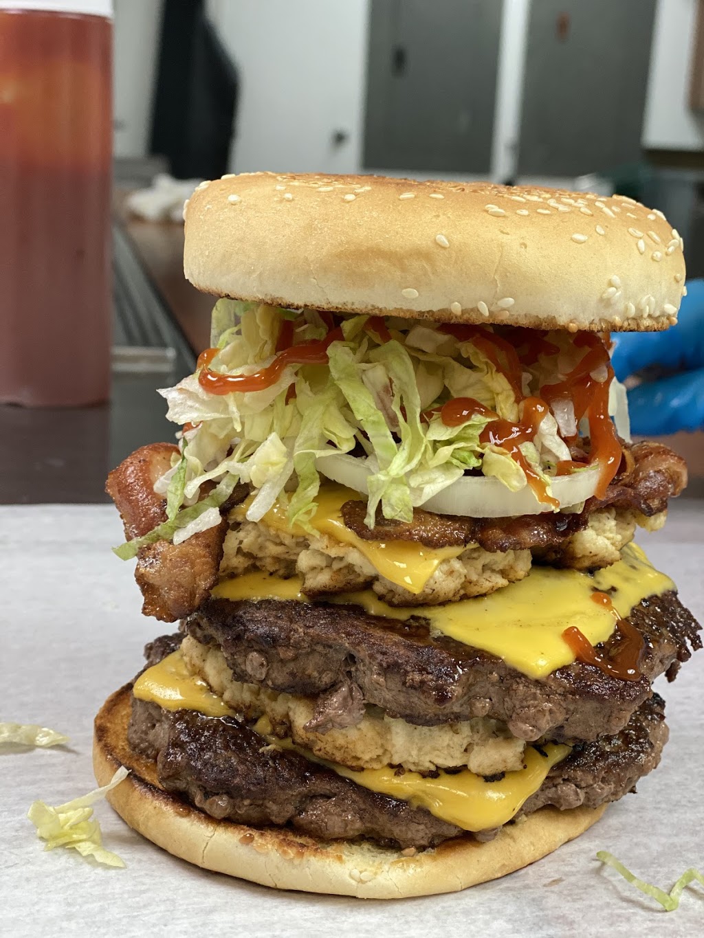 4x4 EXTREME BURGERS | restaurant | 195 Fox Valley center Dr. UNID FC09, Aurora, IL 60504, USA | 6306779041 OR +1 630-677-9041