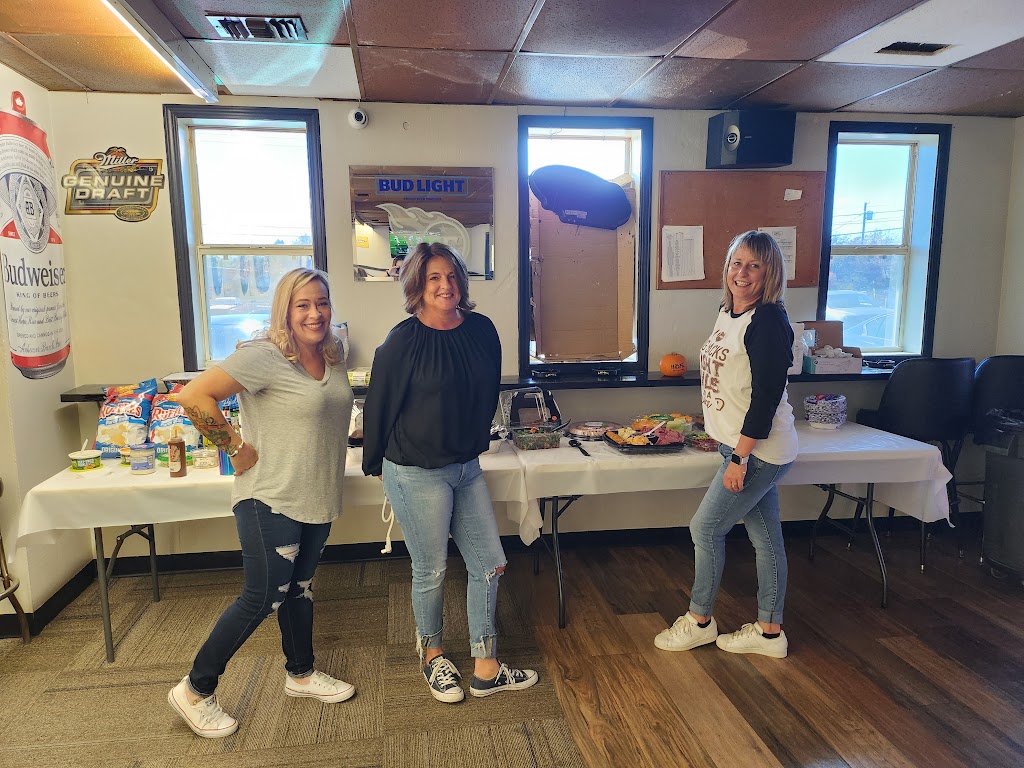 Bullseye Sports Bar | restaurant | 225 River Rock Blvd, Murfreesboro, TN 37128, USA | 6159628799 OR +1 615-962-8799