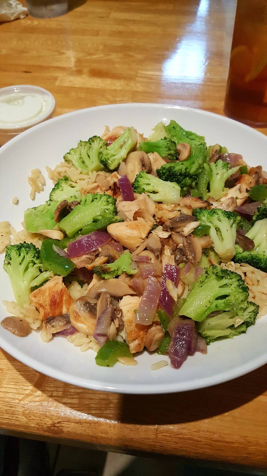 Zenos Italian Grill | restaurant | 938 E 3rd St, Pembroke, NC 28372, USA | 9107759393 OR +1 910-775-9393