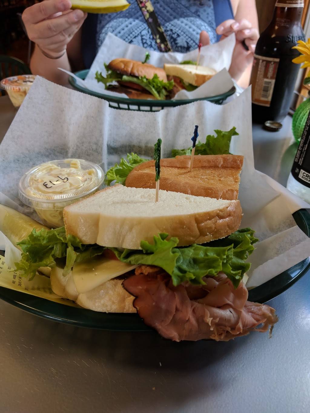 Shislers Cheese House | restaurant | 1275 S Cleveland Massillon Rd, Copley, OH 44321, USA | 3306653434 OR +1 330-665-3434