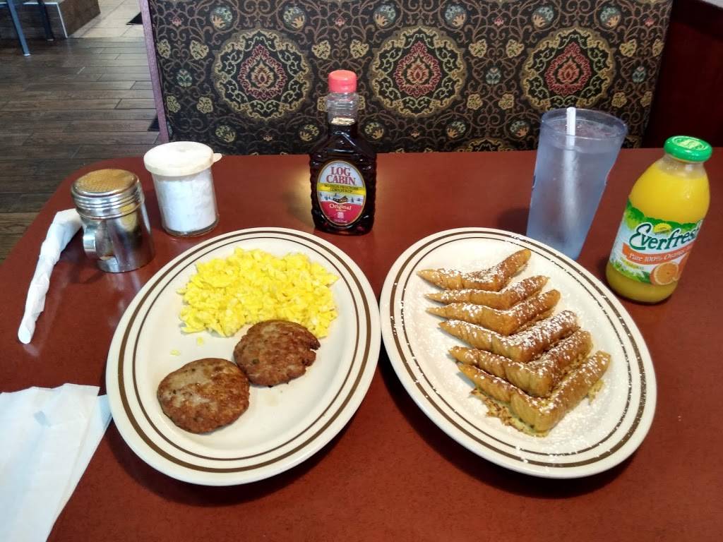 Four Brothers Fine Family Dining | restaurant | 17017 E Warren Ave, Detroit, MI 48224, USA | 3136479611 OR +1 313-647-9611