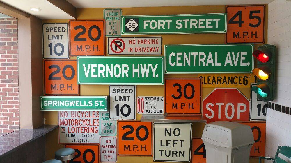 Pauls Pizza | meal delivery | 7635 Vernor Hwy, Detroit, MI 48209, USA | 3138431444 OR +1 313-843-1444