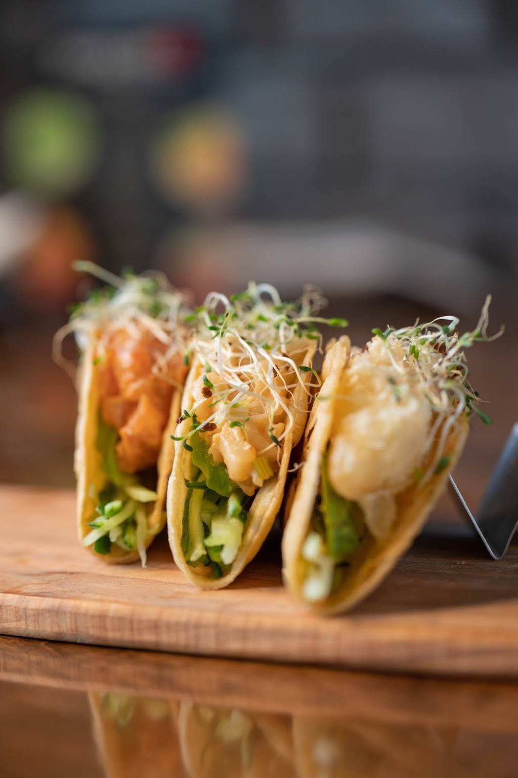 August 8 Oakville | restaurant | 280 North Service Rd W, Oakville, ON L6M 2S2, Canada | 9053386228 OR +1 905-338-6228