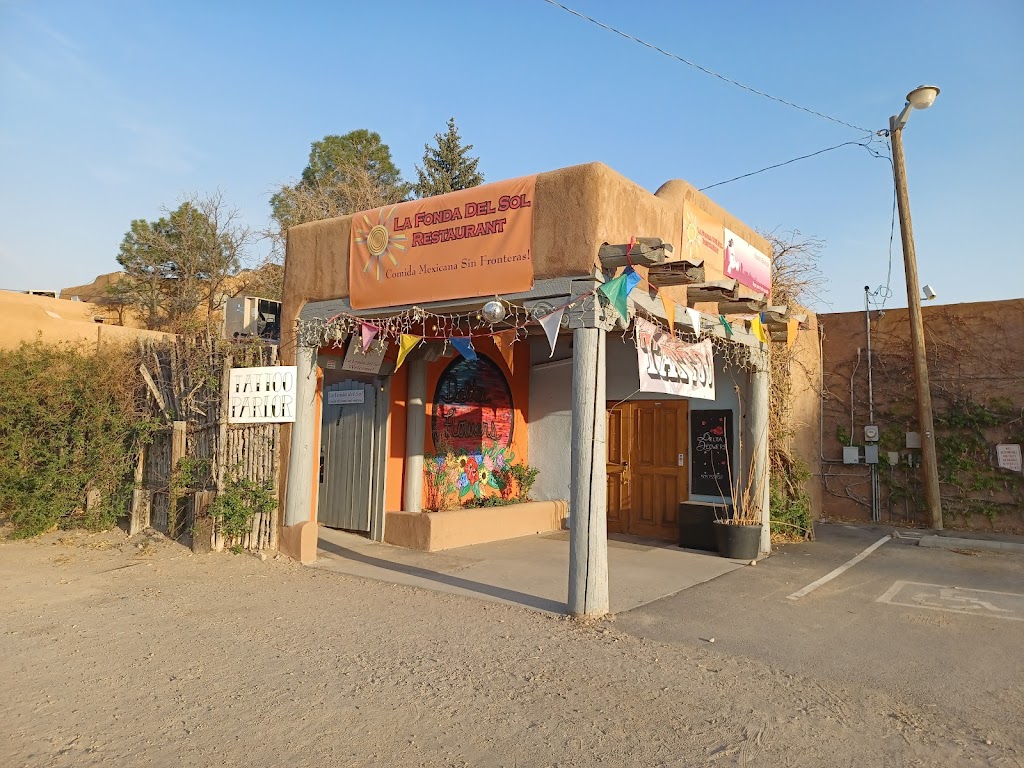 La Fonda del Sol Restaurant & Catering | restaurant | 233 N Paseo De Onate, Española, NM 87532, USA | 5057537092 OR +1 505-753-7092