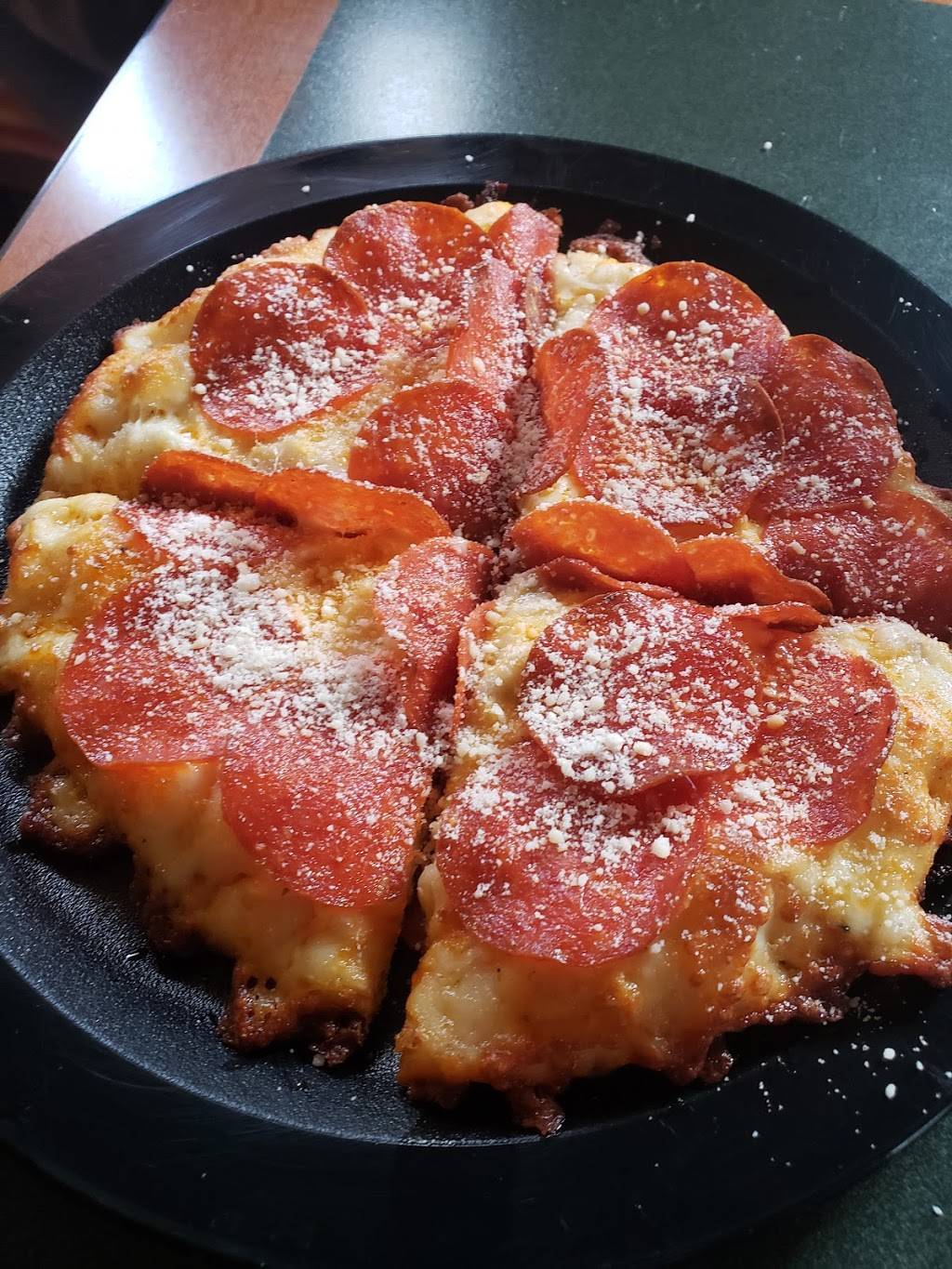 Round Table Pizza | meal delivery | 375 Alvarado St, Monterey, CA 93940, USA | 8313731351 OR +1 831-373-1351