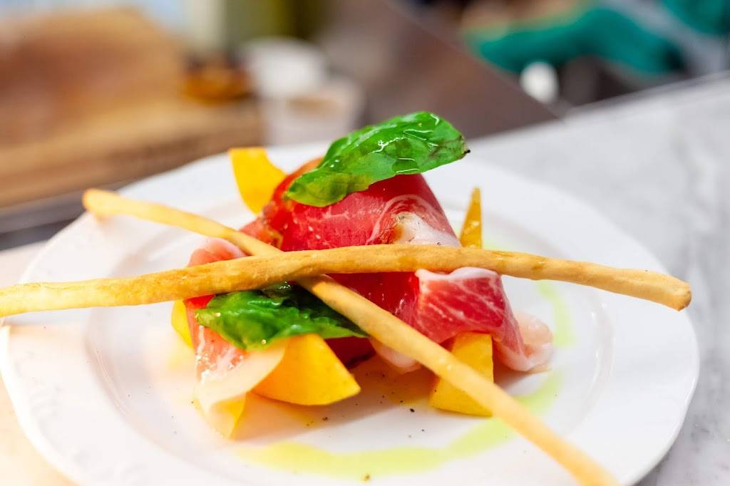 Giulietta | restaurant | 972 College St, Toronto, ON M6H 1A5, Canada | 4169640606 OR +1 416-964-0606