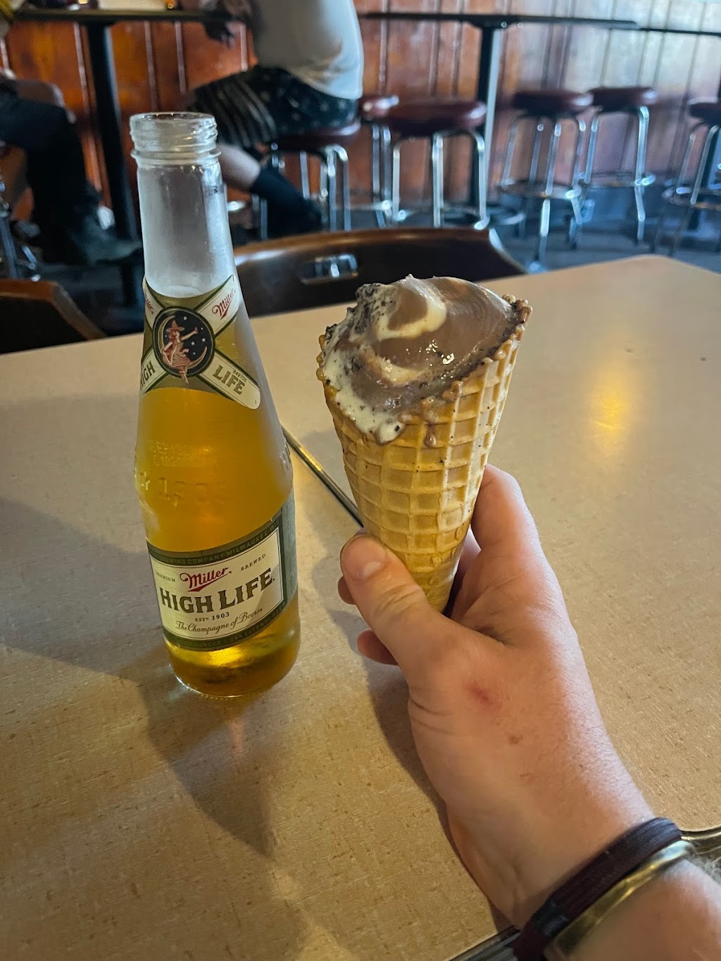 Babes Corner | restaurant | 800 E Michigan Ave, Lansing, MI 48912, USA | 5179399598 OR +1 517-939-9598