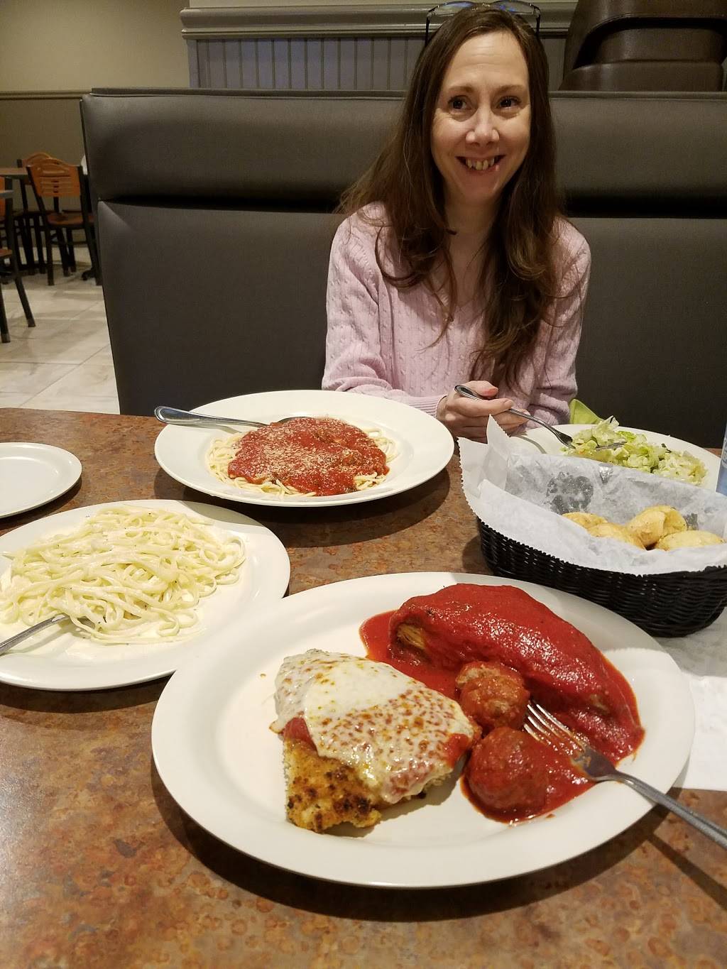 Longos Pizza | restaurant | 7314 Lakeshore Blvd, Mentor, OH 44060, USA | 4409468222 OR +1 440-946-8222