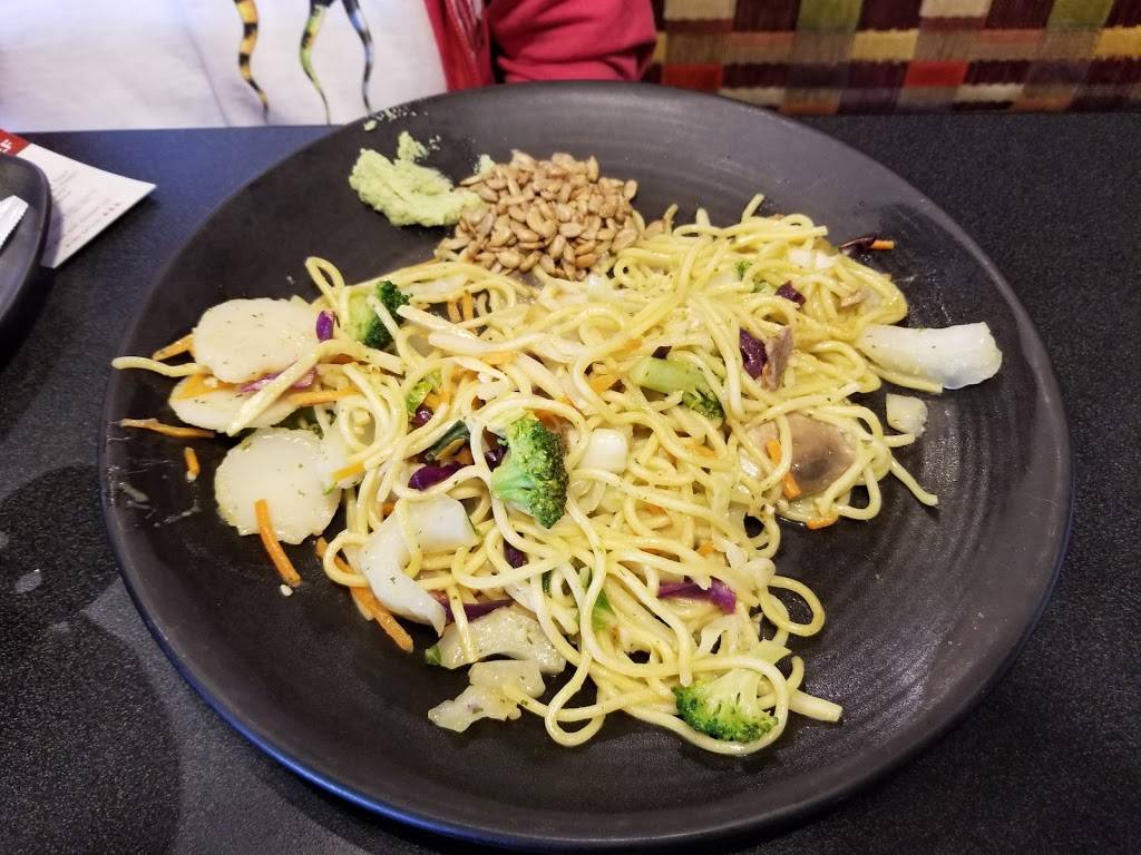 HuHot Mongolian Grill | restaurant | 2431 Milton Ave, Janesville, WI 53545, USA | 6087439501 OR +1 608-743-9501