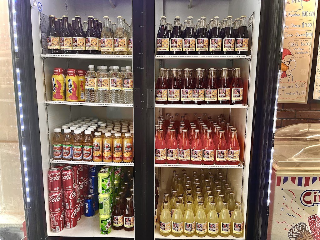 Roosters Meat Barn | restaurant | 2114 PA-715, Stroudsburg, PA 18360, USA | 5706647999 OR +1 570-664-7999