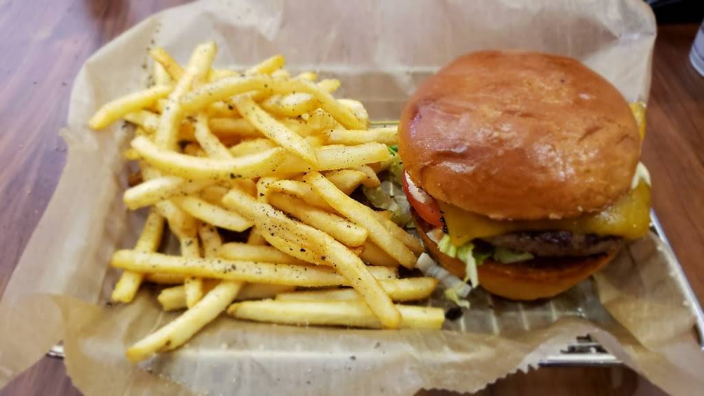 Burger 21 Carrollwood | restaurant | 11777 Dale Mabry Hwy, Tampa, FL 33618, USA | 8134053595 OR +1 813-405-3595