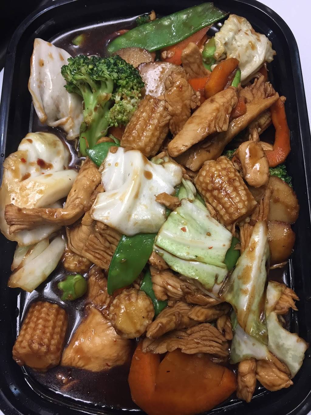 Von Thai | restaurant | 11494 E 10 Mile Rd, Warren, MI 48089, USA | 5864864930 OR +1 586-486-4930