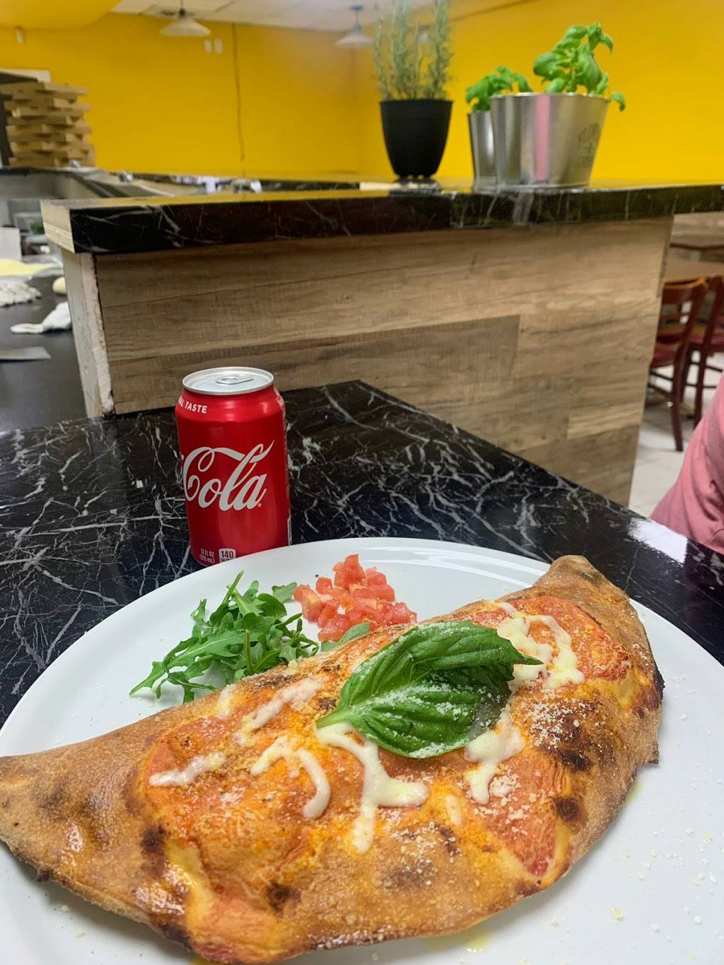 Toto 2 Pizza | restaurant | 7445 Collins Ave, Miami Beach, FL 33141, USA | 7866789673 OR +1 786-678-9673