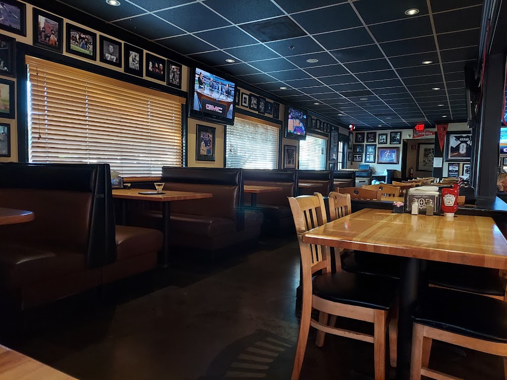 The Dugout Sports Grill | restaurant | 109 W Cochran St, Simi Valley, CA 93065, USA | 8059559200 OR +1 805-955-9200