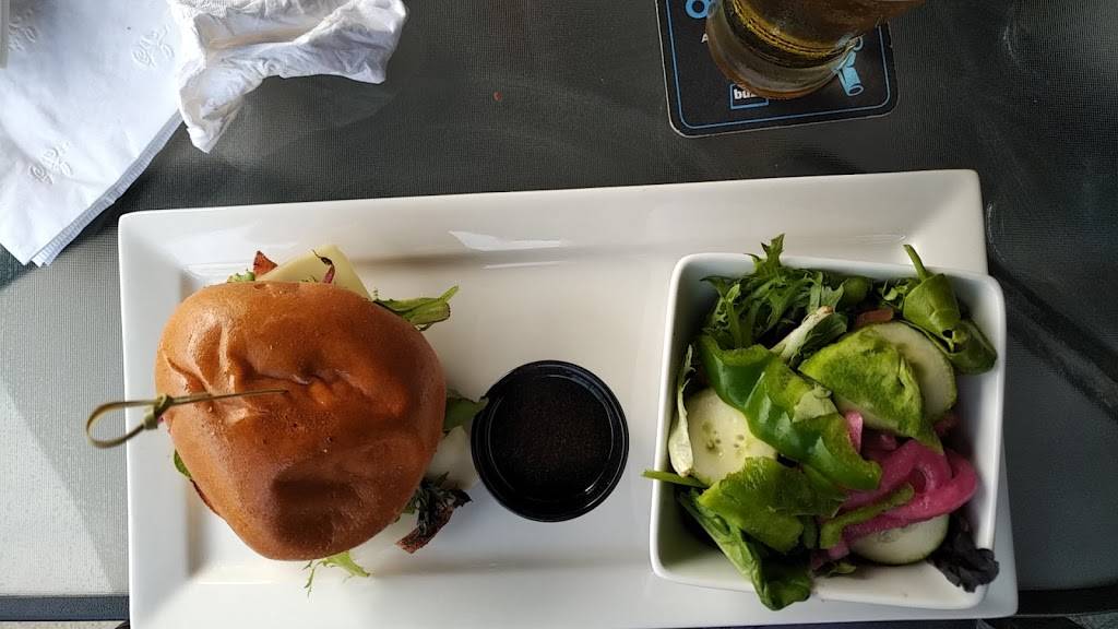 Moose Mcguires Orleans | restaurant | 4025 Innes Rd, Orléans, ON K1C 6V3, Canada | 6138303334 OR +1 613-830-3334