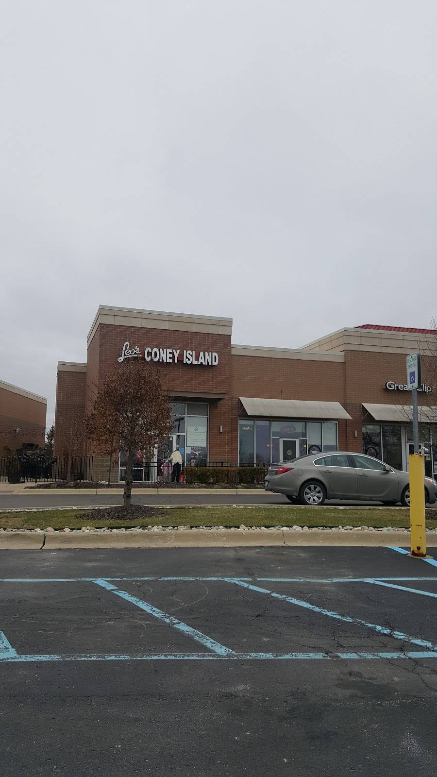 Leos Coney Island | restaurant | 6889 S State Rd, Saline, MI 48176, USA | 7349447100 OR +1 734-944-7100