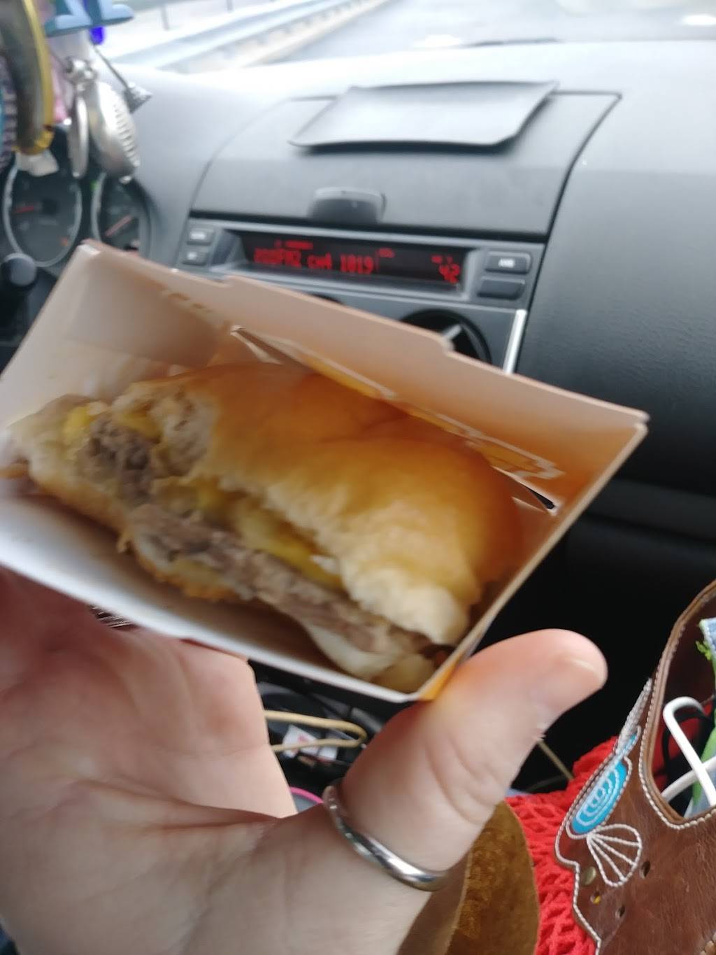 White Castle | restaurant | 4010 Williams Dr, Cincinnati, OH 45255, USA | 5135280266 OR +1 513-528-0266