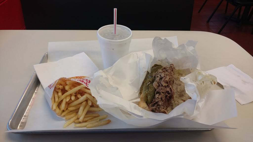 Lukes | restaurant | 2 L W Besinger Dr, Carpentersville, IL 60110, USA | 8478361889 OR +1 847-836-1889