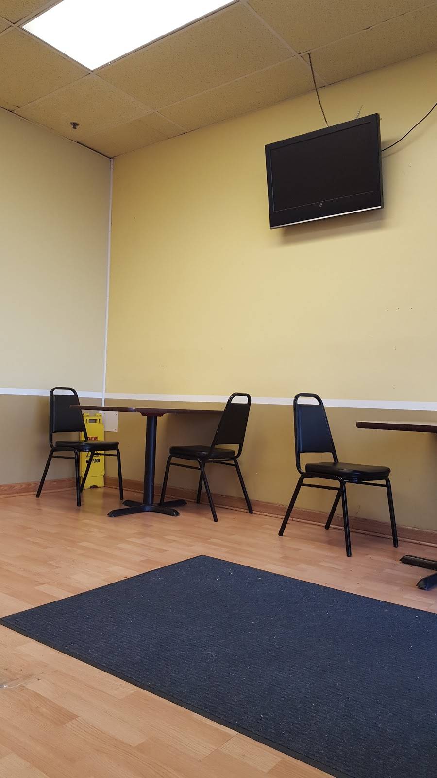 Lucky Wok | restaurant | 7878 N Milwaukee Ave, Niles, IL 60714, USA | 8479669798 OR +1 847-966-9798