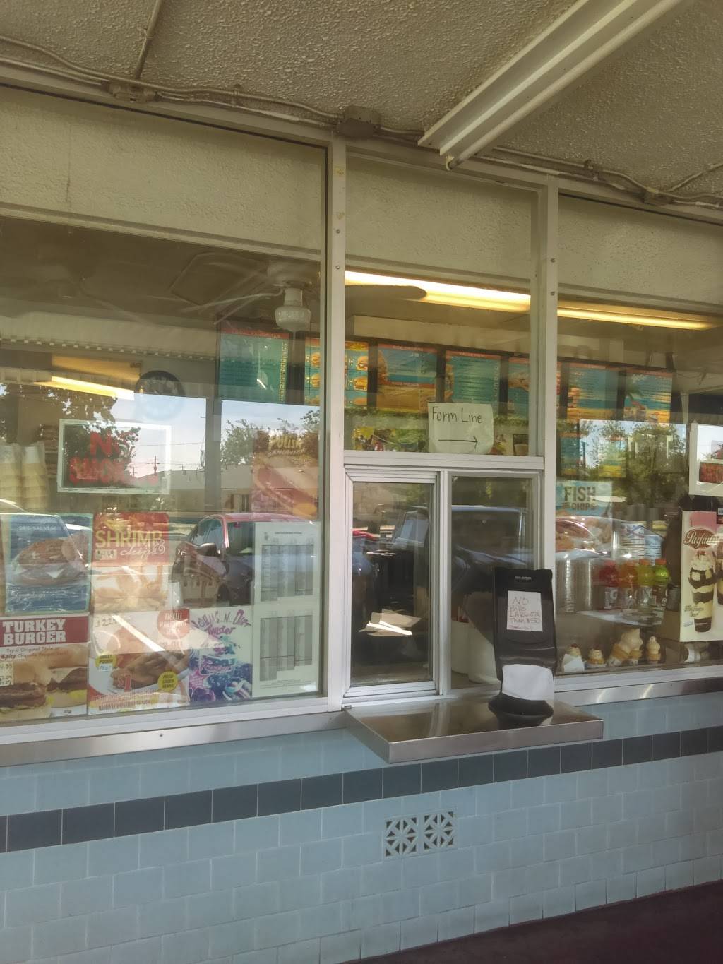 Fosters Freeze | restaurant | 1401 N Winton Way, Atwater, CA 95301, USA | 2093582341 OR +1 209-358-2341