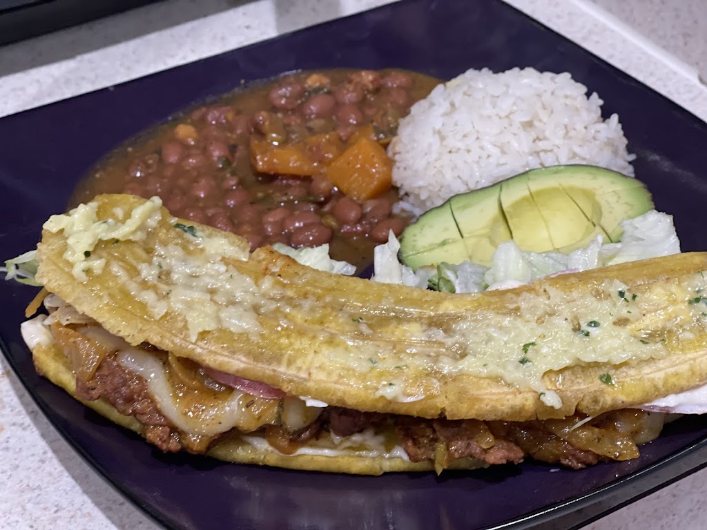 Mama’s Krazy Kitchen | restaurant | N Kingsway Rd and, Fern Gulley Dr, Seffner, FL 33584, USA | 8134360188 OR +1 813-436-0188