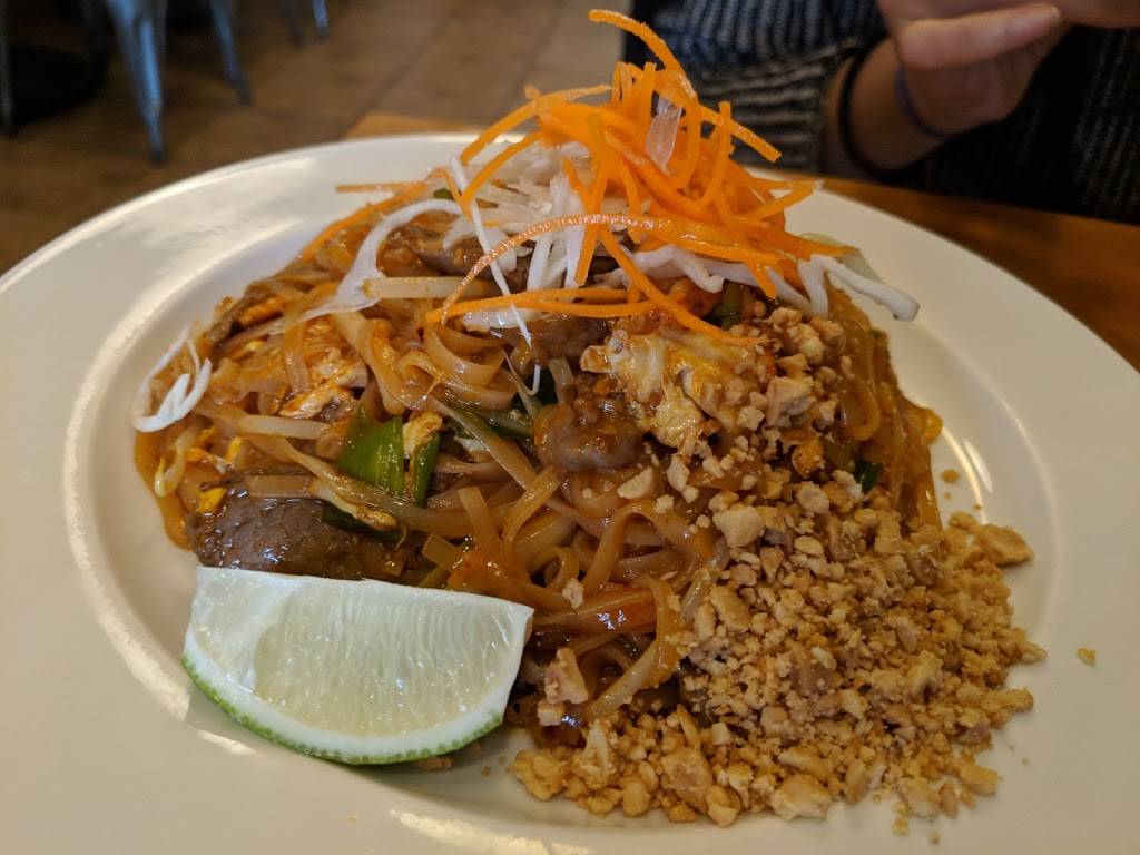 Rainbow Thai Cuisine | meal takeaway | 4825 N Western Ave, Chicago, IL 60625, USA | 7737547660 OR +1 773-754-7660