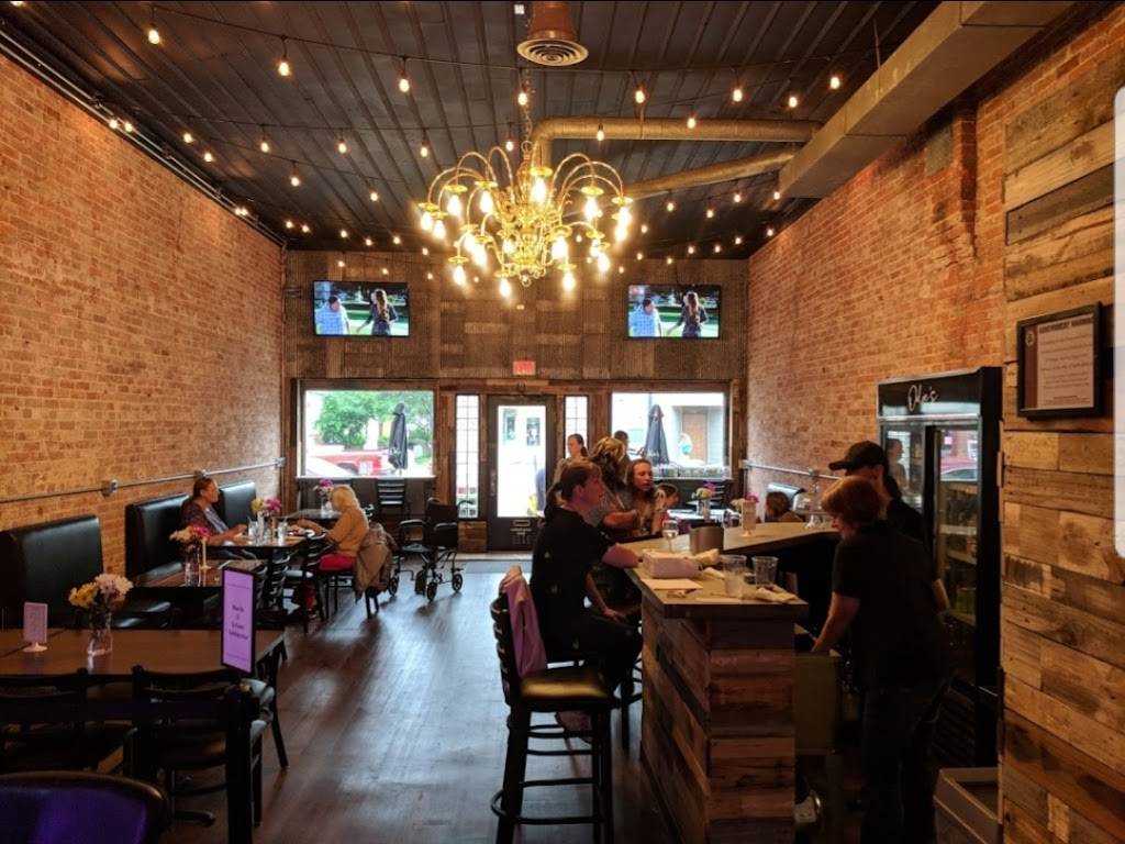 Odies | restaurant | 932 N 2nd St, Chillicothe, IL 61523, USA | 3092704085 OR +1 309-270-4085