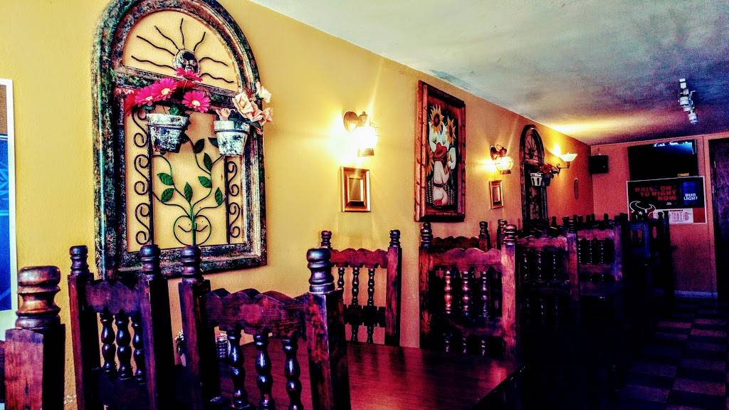 Apache Mexican Cuisine | restaurant | 511 20th St, Galveston, TX 77550, USA | 4097655646 OR +1 409-765-5646