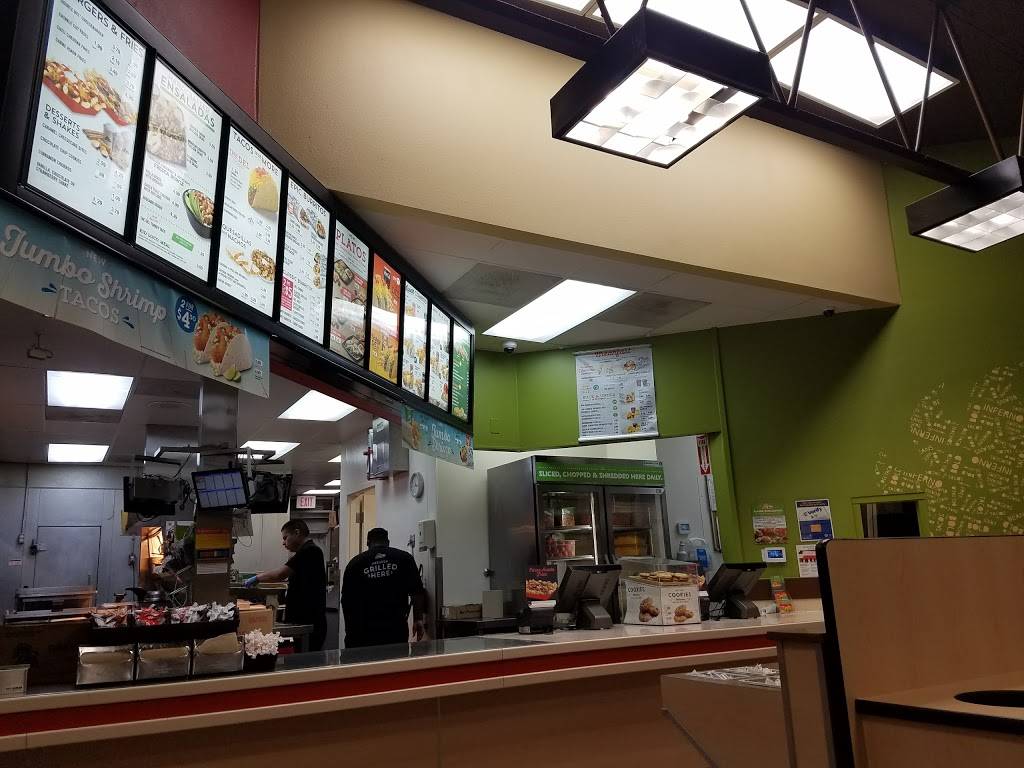 Del Taco | meal takeaway | 4344 University Pkwy, San Bernardino, CA 92407, USA | 9094739512 OR +1 909-473-9512