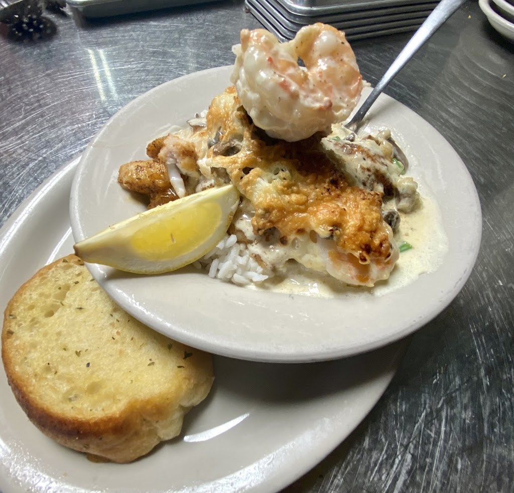 Waterfront Grill | restaurant | 5201 Desiard Street, Monroe, LA 71203, USA | 3183450064 OR +1 318-345-0064