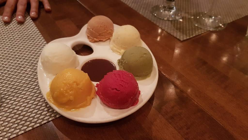 Restaurant Mikado Monkland | restaurant | 5515 Av de Monkland, Montréal, QC H4A 1C8, Canada | 5143693659 OR +1 514-369-3659