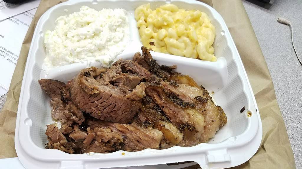Smokehill BBQ | restaurant | 9870 Main St, Damascus, MD 20872, USA | 3012535052 OR +1 301-253-5052