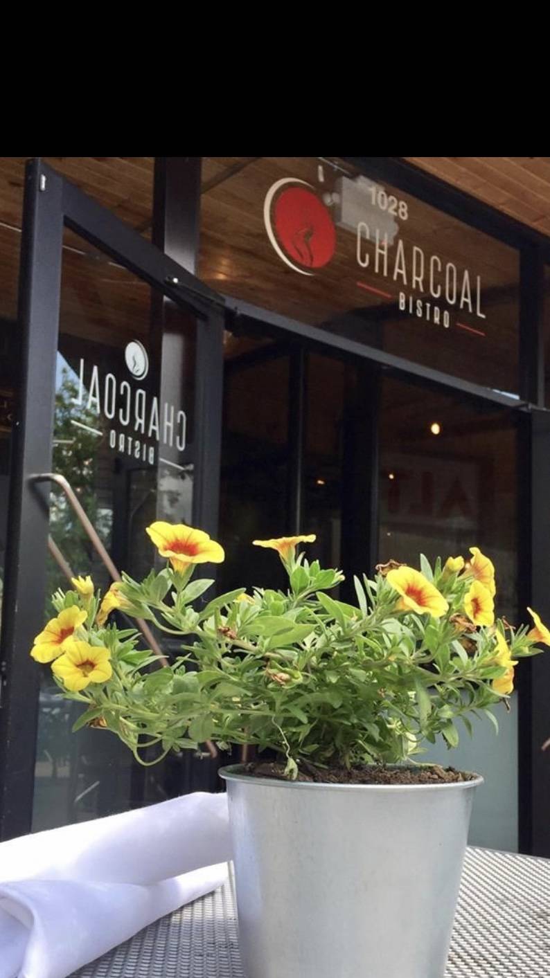 Charcoal Bistro Wash Park | restaurant | 1028 S Gaylord St, Denver, CO 80209, USA | 3039538718 OR +1 303-953-8718