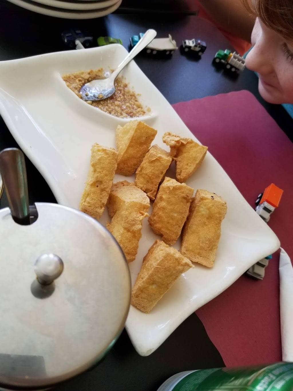 Bees Thai Cuisine | restaurant | 167 Ives St, Providence, RI 02906, USA | 4012732727 OR +1 401-273-2727