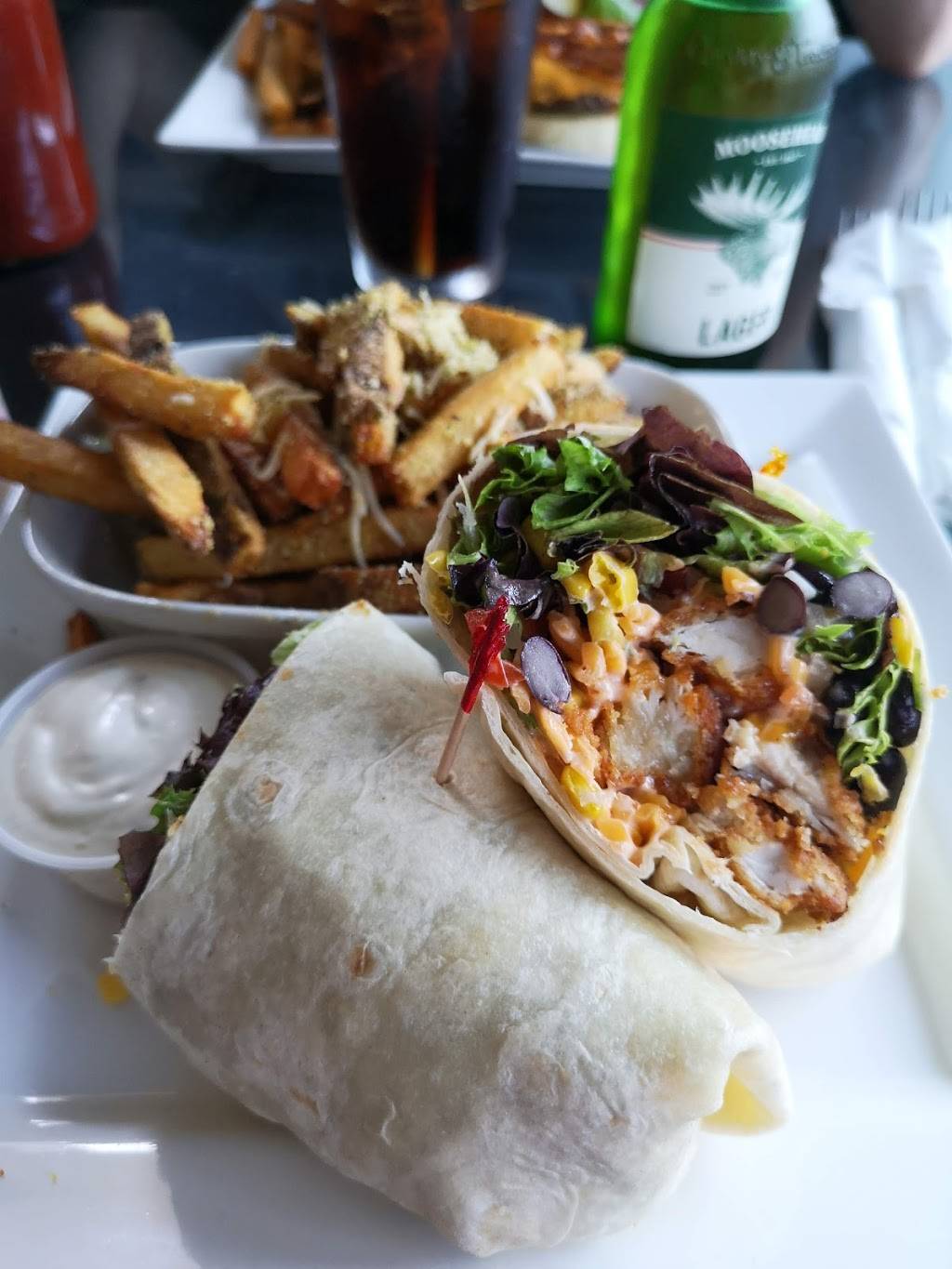 Paddingtons Pub | restaurant | 18 Ontario St N, Grand Bend, ON N0M 1T0, Canada | 5192385788 OR +1 519-238-5788