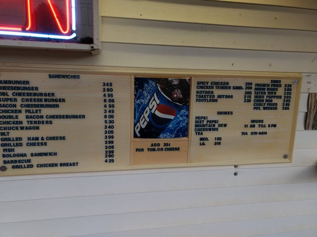 Chucks Barbecue & Grill | restaurant | 3001 Wilkesboro Hwy, Statesville, NC 28625, USA | 7048764414 OR +1 704-876-4414