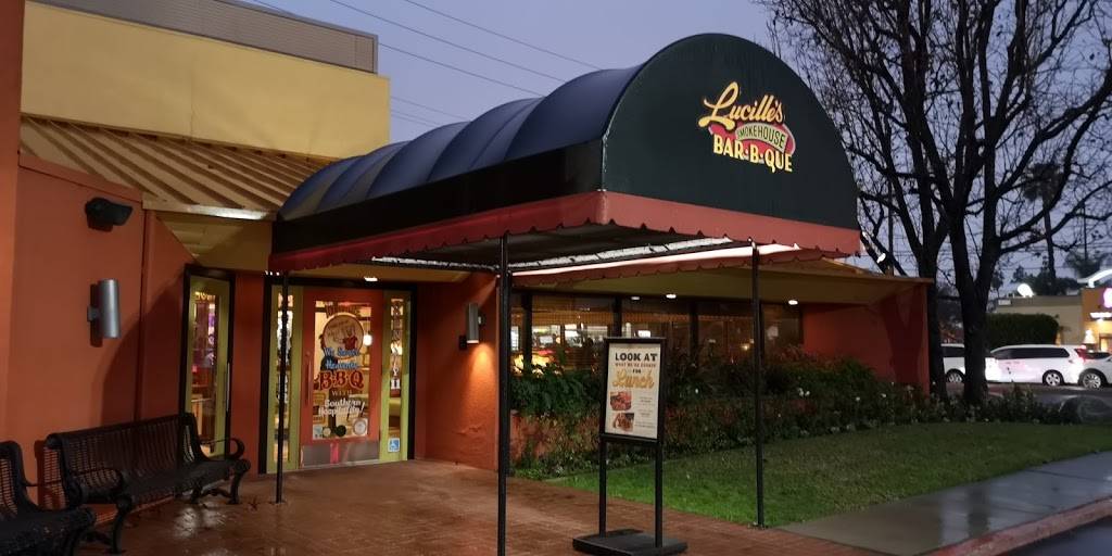 Lucilles Smokehouse Bar-B-Que | restaurant | 4050 W Chapman Ave, Orange, CA 92868, USA | 7146341227 OR +1 714-634-1227