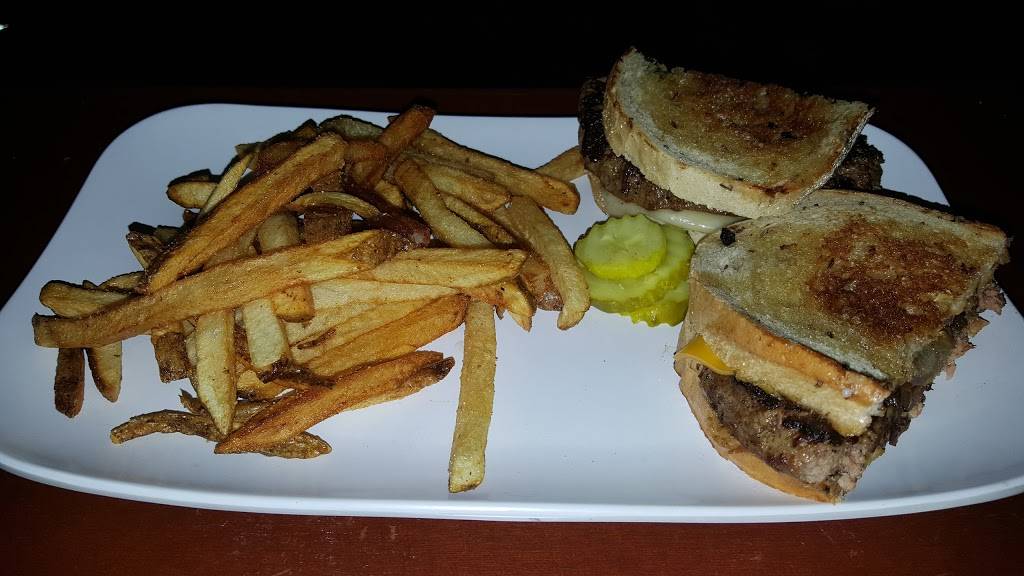 Paninis Bar & Grill | restaurant | 8870 Darrow Rd, Twinsburg, OH 44087, USA | 3309630095 OR +1 330-963-0095