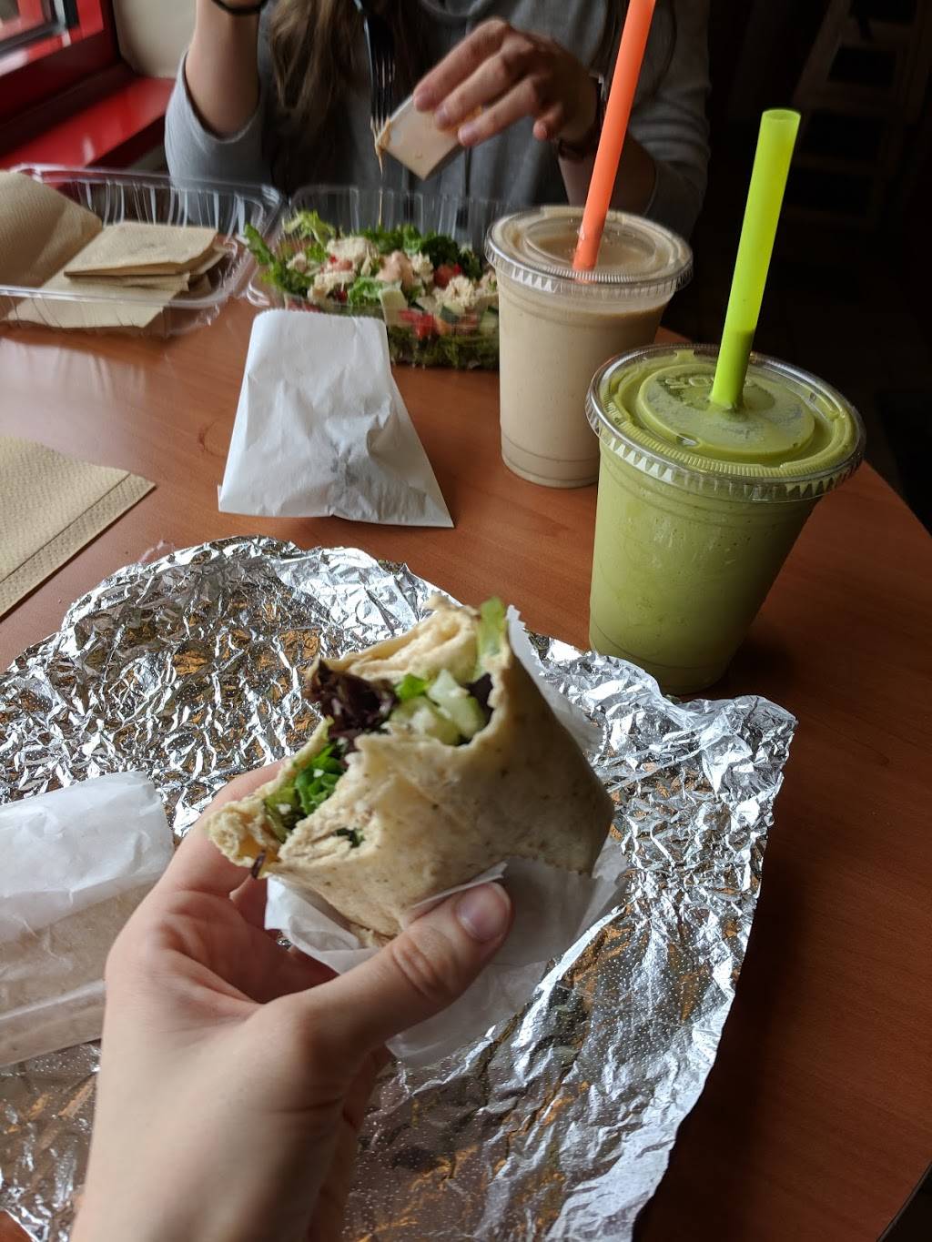 Eatz & Treatz | restaurant | 1261 W Maple St, Hartville, OH 44632, USA | 3302676099 OR +1 330-267-6099