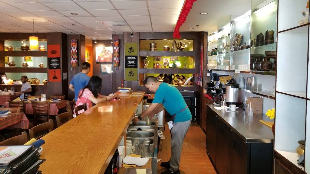 Everest Sherpa Restaurant | restaurant | 2803 Oak Valley Dr, Ann Arbor, MI 48103, USA | 7349975490 OR +1 734-997-5490