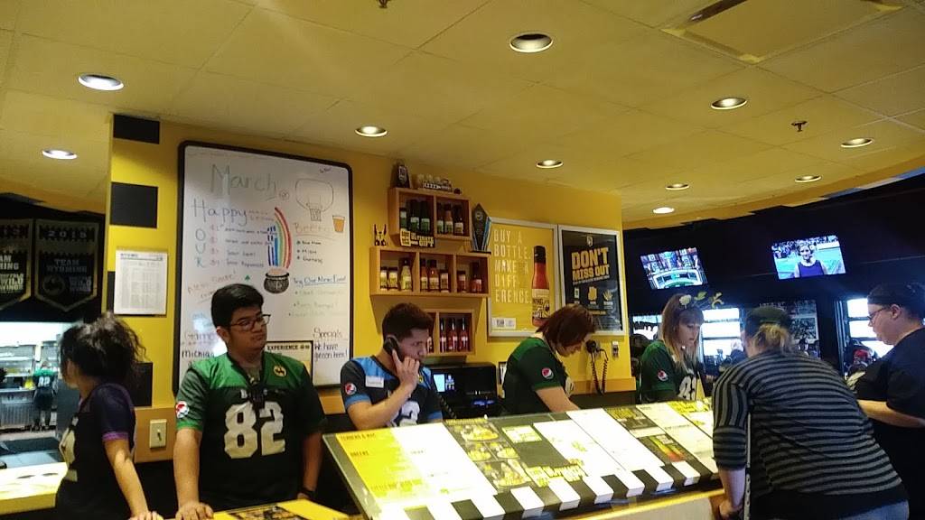 Buffalo Wild Wings | restaurant | 2720 44th St SW, Wyoming, MI 49519, USA | 6162619464 OR +1 616-261-9464