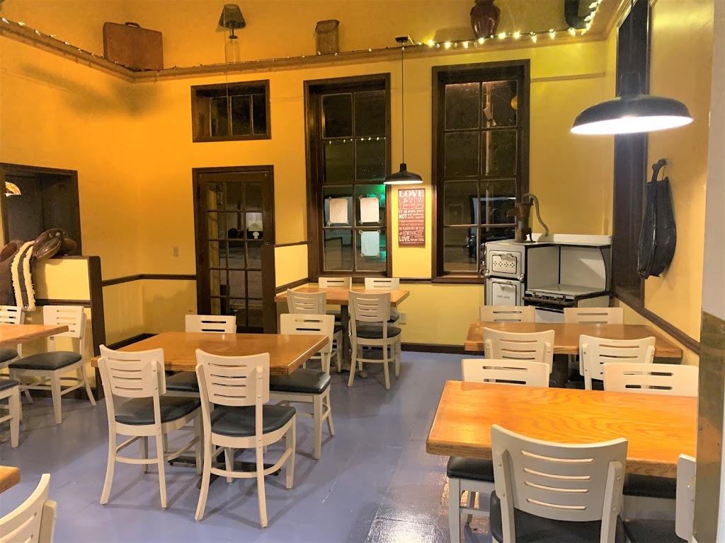 The Sly Fox at Magnolias | restaurant | 105 Harlee St, Marion, SC 29571, USA | 8437027836 OR +1 843-702-7836