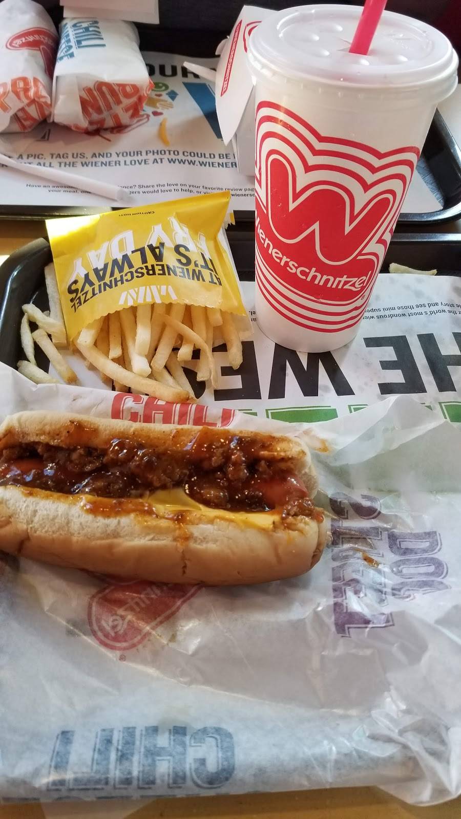 Wienerschnitzel | restaurant | 1400 E Noble Ave, Visalia, CA 93292, USA | 5597472523 OR +1 559-747-2523